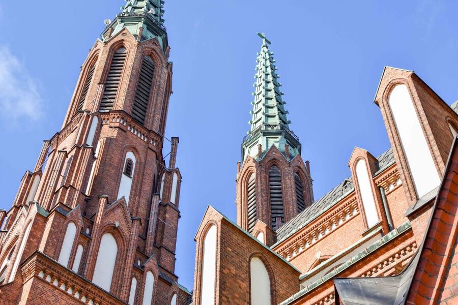 Warsaw: 2-Hour Praga Walking Tour - The Warsaw Zoo story and its wartime weight