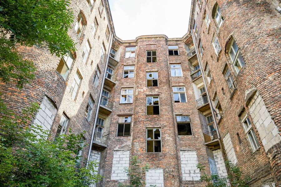 Warsaw: 2-Hour Tour of Daily Life in the Ghetto Warsaw - Mila 18 and the 1943 uprising