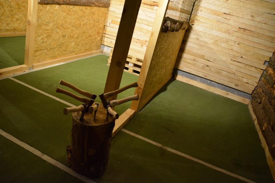 Warsaw: Axe Throwing Experience - Why the Small Group Size Matters