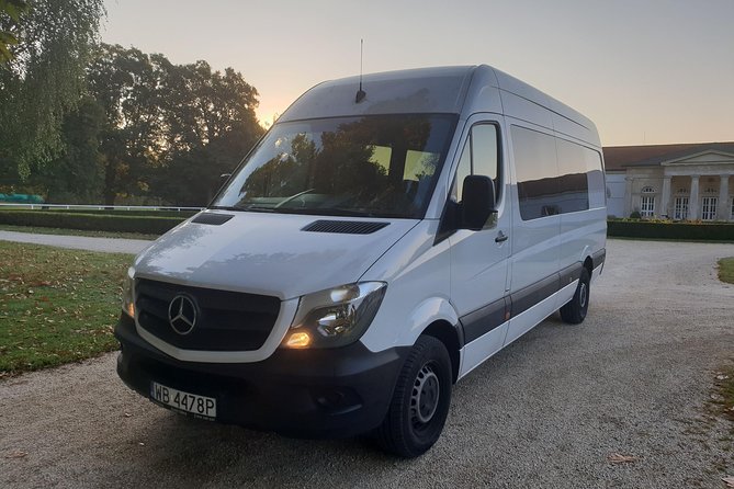 Warsaw Chopin Airport private transfer 5 to 8 passengers - Finding Exit 2 and meeting the driver