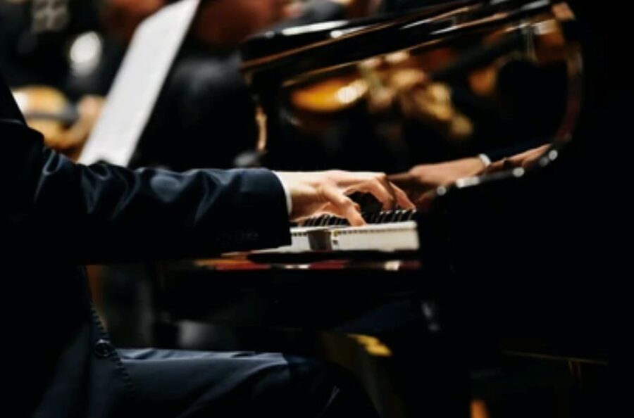 Warsaw: Chopin Concert Ticket With Glass of Champagne - Champagne, stories, and a short pause