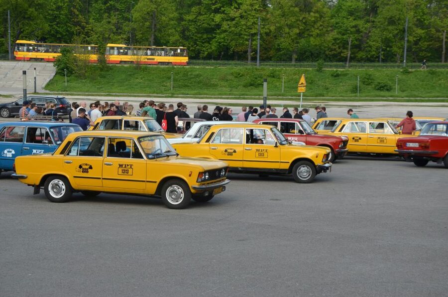 Warsaw Communism Private Tour in a Retro Fiat - Muranów and the difficult history beneath the housing blocks