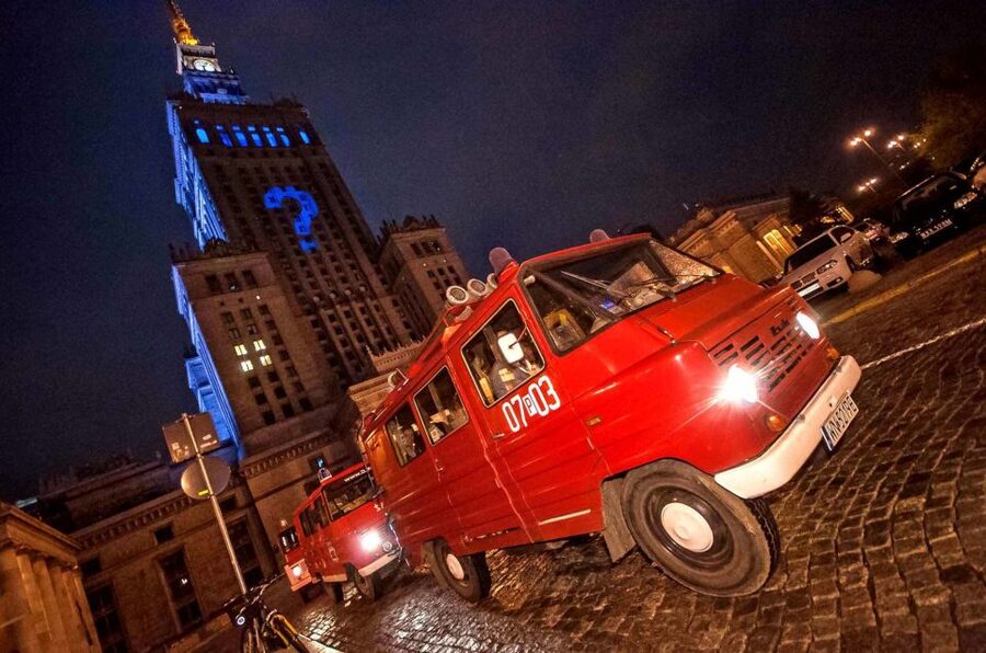 Warsaw: Evening History and Pubs Tour by Retro Minibus - What the $141 price includes