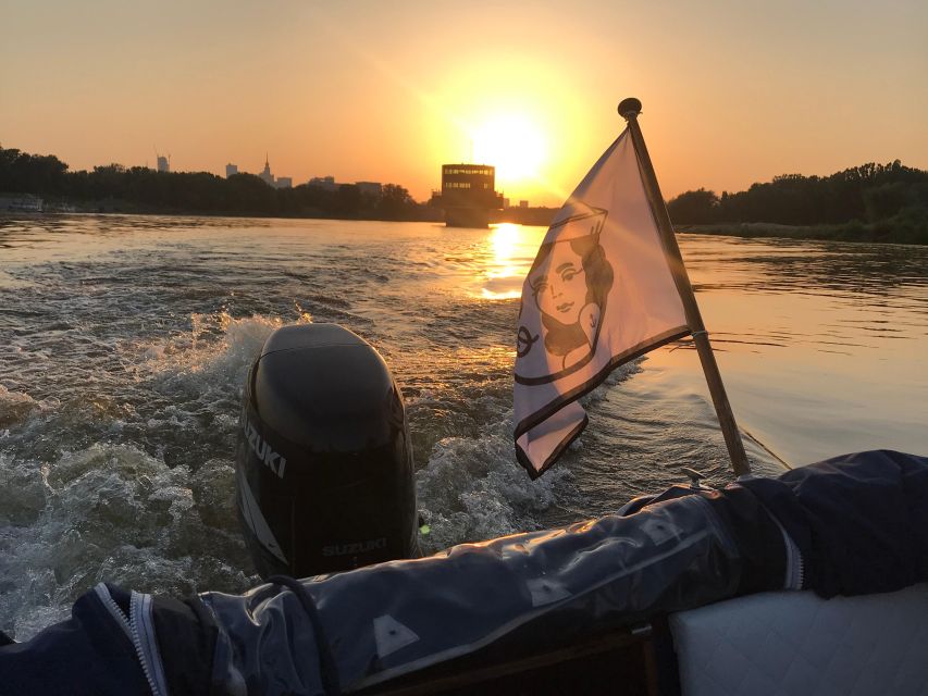 Warsaw: Evening Vistula Cruise with Welcome Drink - Timing, comfort, and small practical details