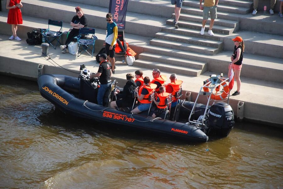 Warsaw: Explore the Vistula on Its Longest Speedboat Route - Seeing Old Town and the Royal Castle from the water