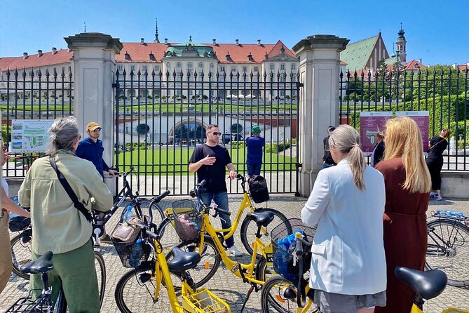Warsaw Highlights by Bike with Breathtaking Sceneries - Why a bike makes sense in central Warsaw
