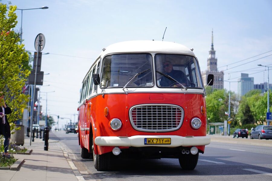 Warsaw: Highlights Guided Retro Bus Tour - Starting beside Warsaw’s Palace of Culture