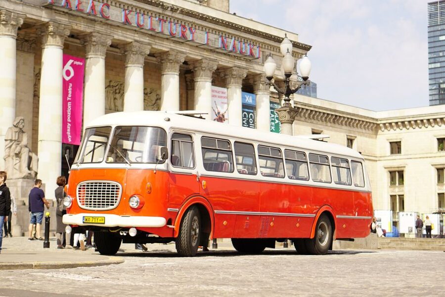 Warsaw: Highlights Guided Retro Bus Tour - What the feedback suggests about the experience