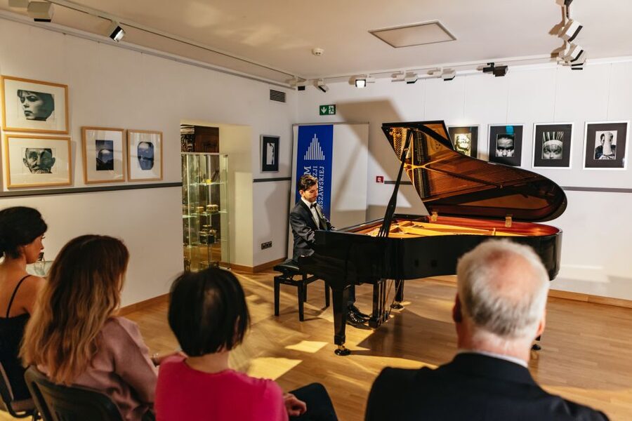 Warsaw: Live Chopin Piano Concert - Key points at a glance