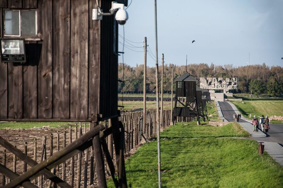 Warsaw: Majdanek Concentration Camp & Lublin Guided Day Tour - The guide makes the difference
