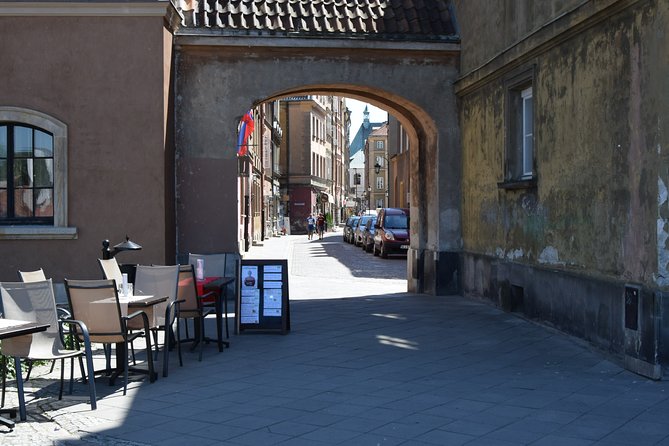 Warsaw Old Town Guided Tour with Antek & Friends | small groups - The Royal Castle and its royal garden view