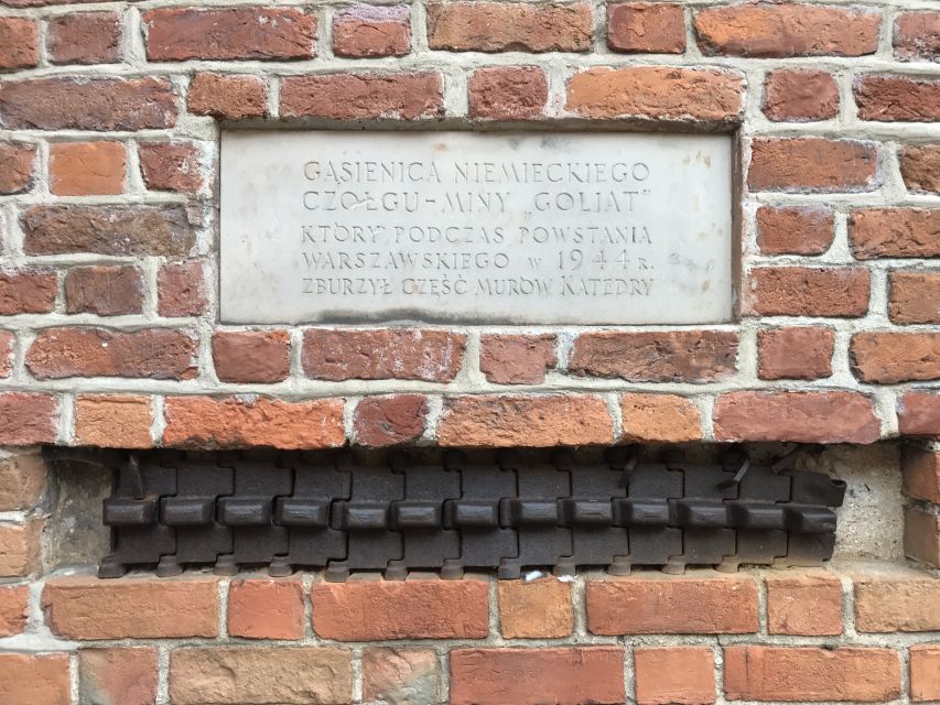 Warsaw: Old Town Guided Walking Tour - City walls, Barbican, and the Old Town view