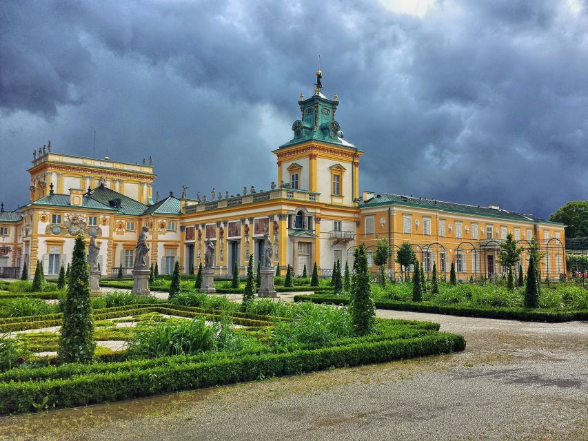 Warsaw: Old Town Highlights Private Walking Tour - St Anne’s Church and the unusual Chinese panels
