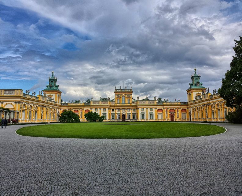 Warsaw: Old Town Highlights Private Walking Tour - The Royal Route toward New World
