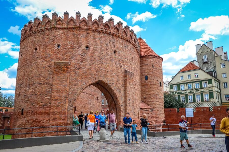 Warsaw: Old Town Highlights Walking Tour in English - Along the Royal Route and colourful Krakowskie Przedmieście