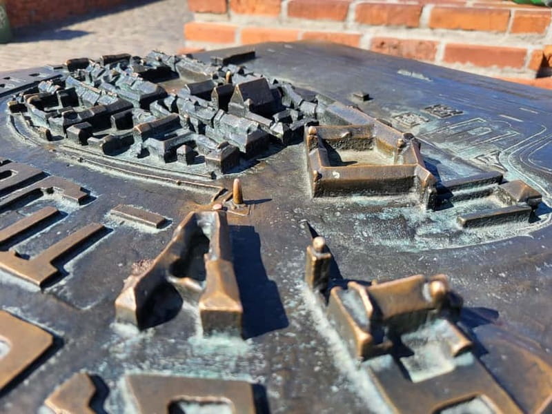 Warsaw Old Town UNESCO HERITAGE walking tour in English - The Barbican and the medieval defensive line