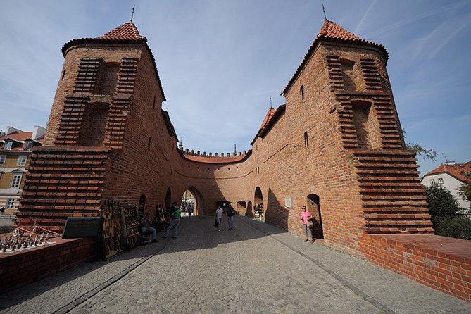 Warsaw Old Town with Royal Castle + Royal Route: SMALL GROUP /inc. Pick-up/ - Is $94.93 a fair price?