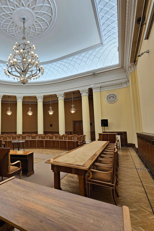 Warsaw: Palace of Culture and Science Guided Tour - Meeting beneath the clock at plac Defilad 1