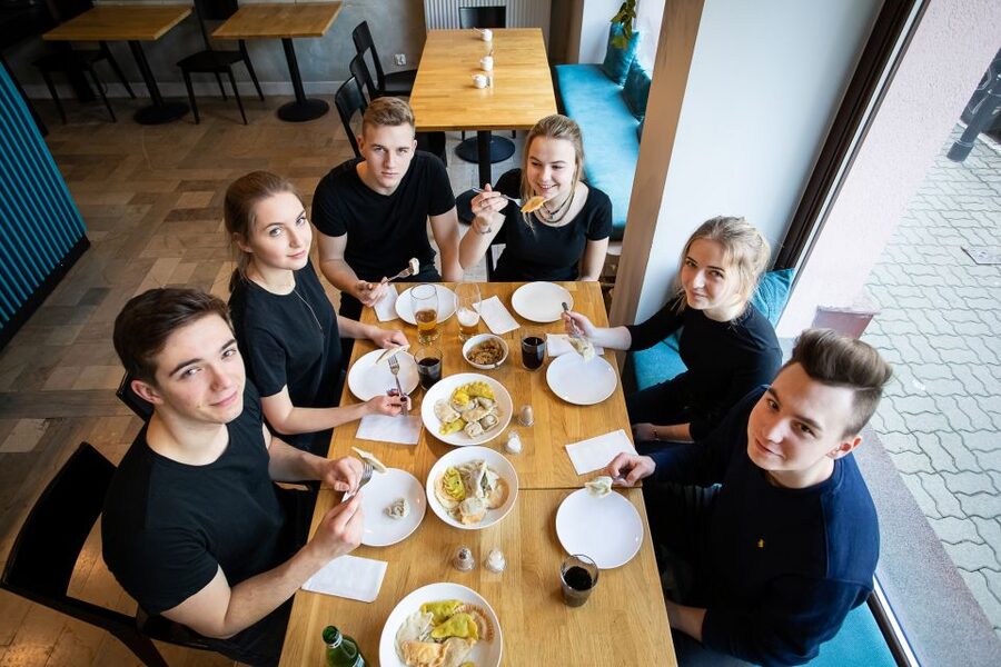 Warsaw: Polish Dumplings Cooking Class - Making pierogi at 3 Stawki Street