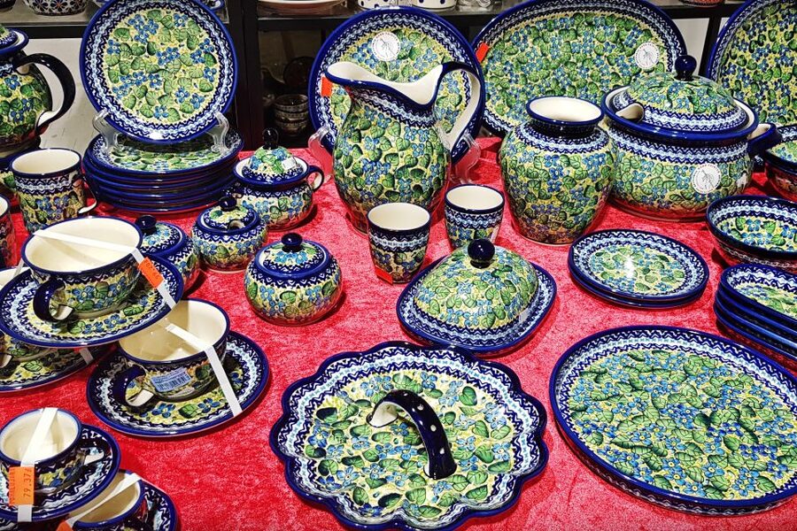 Warsaw: Pottery Decorating Ceramic Workshop - Painting Your Pot With Stamps and Brushes