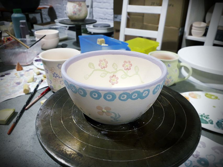 Warsaw: Pottery Decorating Ceramic Workshop - Choosing and Practicing Before the Real Piece