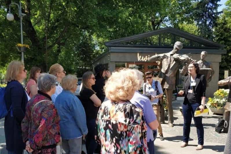 Warsaw Praga -- where modern, traditional, and bohemian meet - The Praga courtyard-band monument
