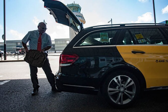 Warsaw Private Transfer from Warsaw Chopin Airport (WAW) to City centre - The 25-minute drive into Warsaw