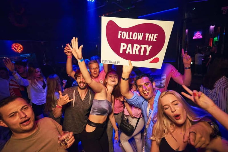Warsaw: Pub Crawl with Optional 1-Hour Open Bar - Choosing between the welcome drink and open bar