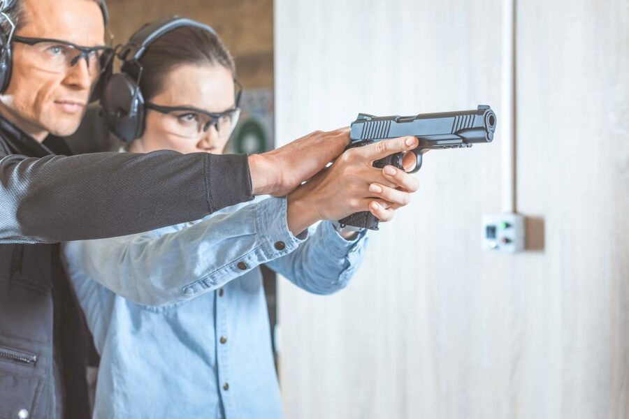 Warsaw: Shooting Range - Choosing a package from Glock to RPD