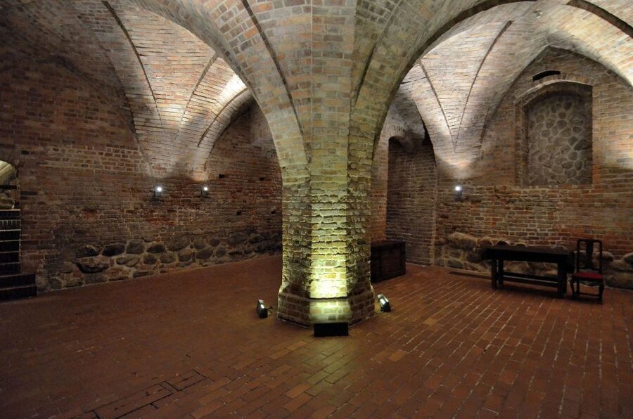 Warsaw: Skip-the-Line Royal Castle Guided Tour - Key points to know before booking