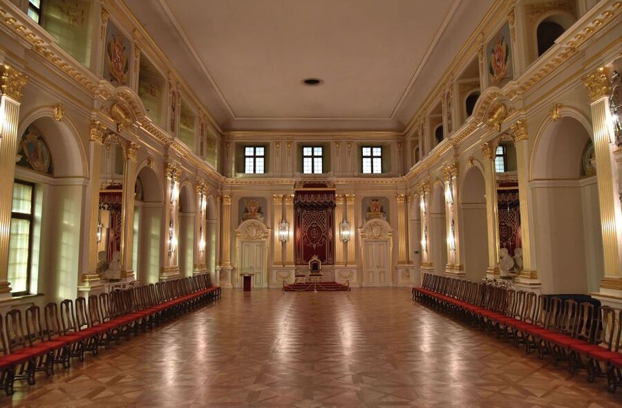 Warsaw: Skip-the-Line Royal Castle Guided Tour - Starting at Sigismund’s Column in Castle Square