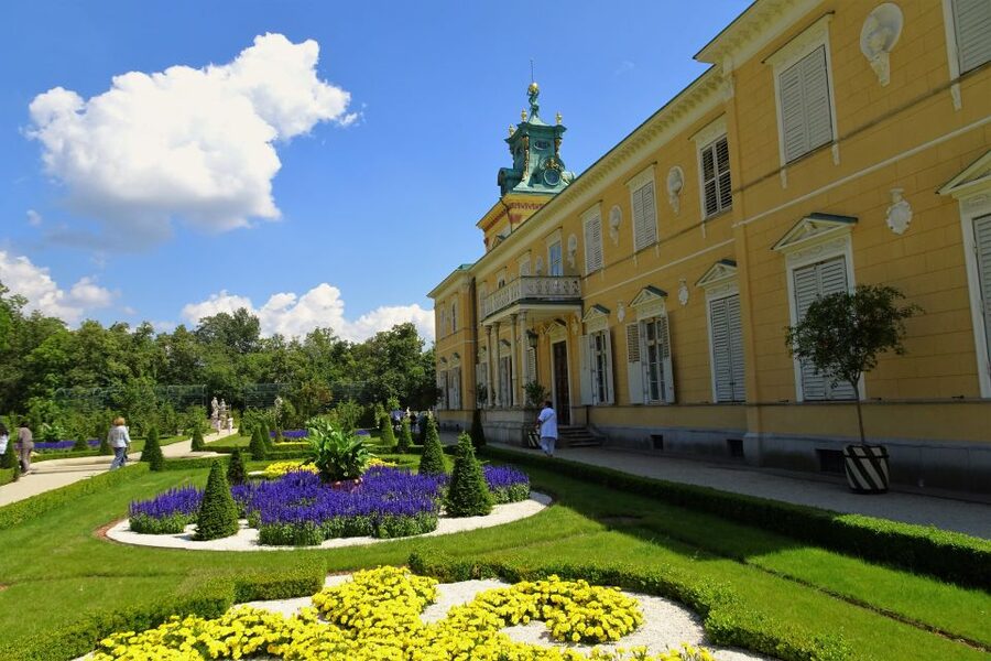 Warsaw: Skip-the-Line Wilanow Palace & Gardens Private Tour - Languages, access, and the pace of the visit