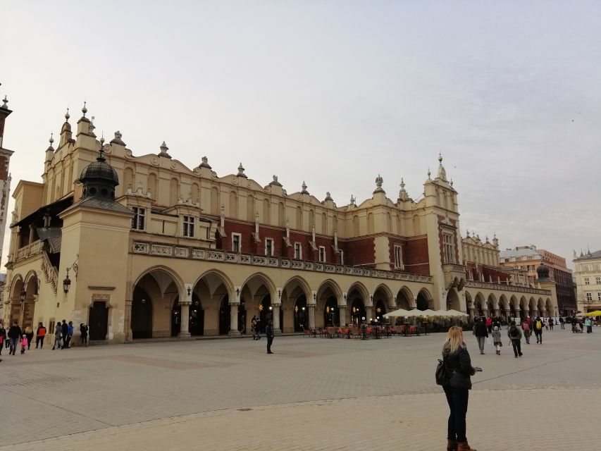 Warsaw: Tour to Krakow and Auschwitz by Train with Pickup - Returning to Warsaw late at night