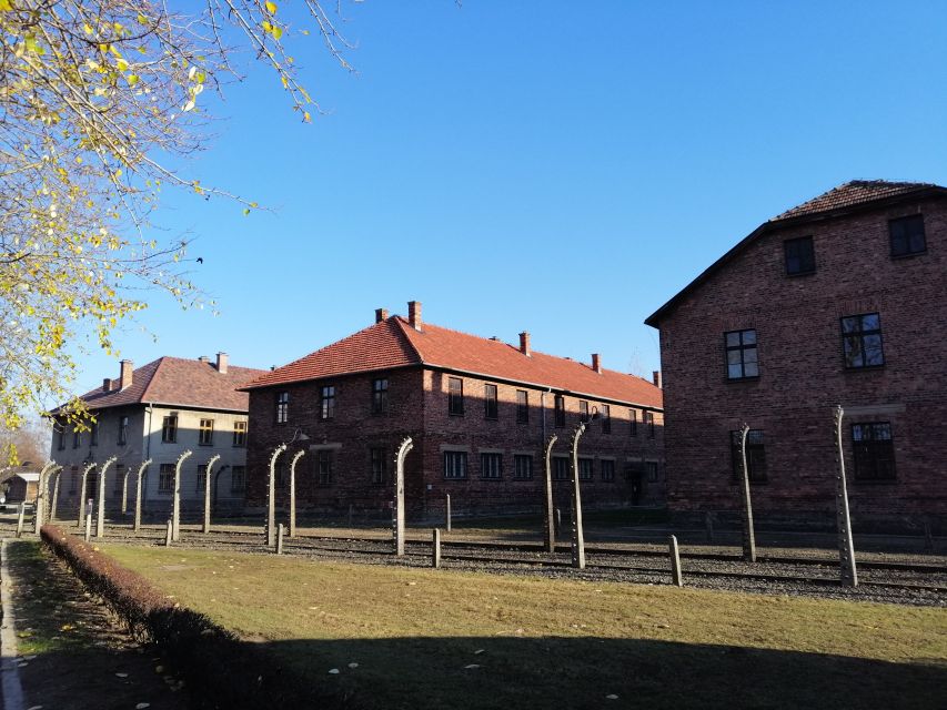 Warsaw: Tour to Krakow and Auschwitz by Train with Pickup - The early pickup from your Warsaw hotel