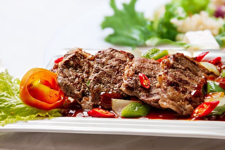 Warsaw: Traditional Food Tour with Old Town Sightseeing - Who will enjoy this food and sightseeing combination?