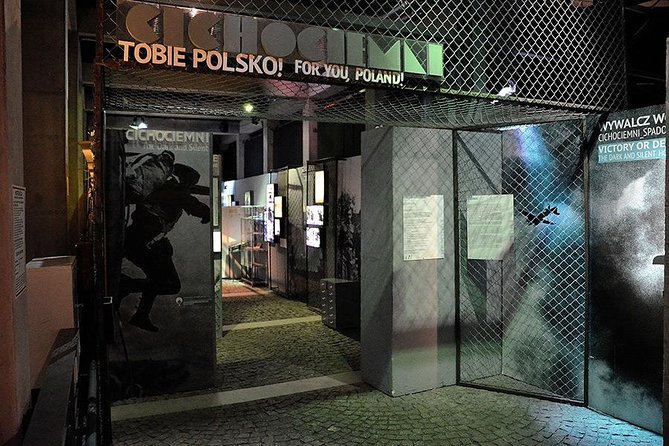 Warsaw Uprising Museum (1944) + POLIN Museum : SMALL GROUP /inc. Pick-up/ - What the included audio guides really mean