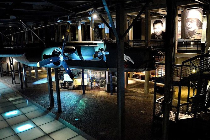Warsaw Uprising Museum (1944) : PRIVATE SERVICE /inc. Pick-up/ - Audio guide or private guide?