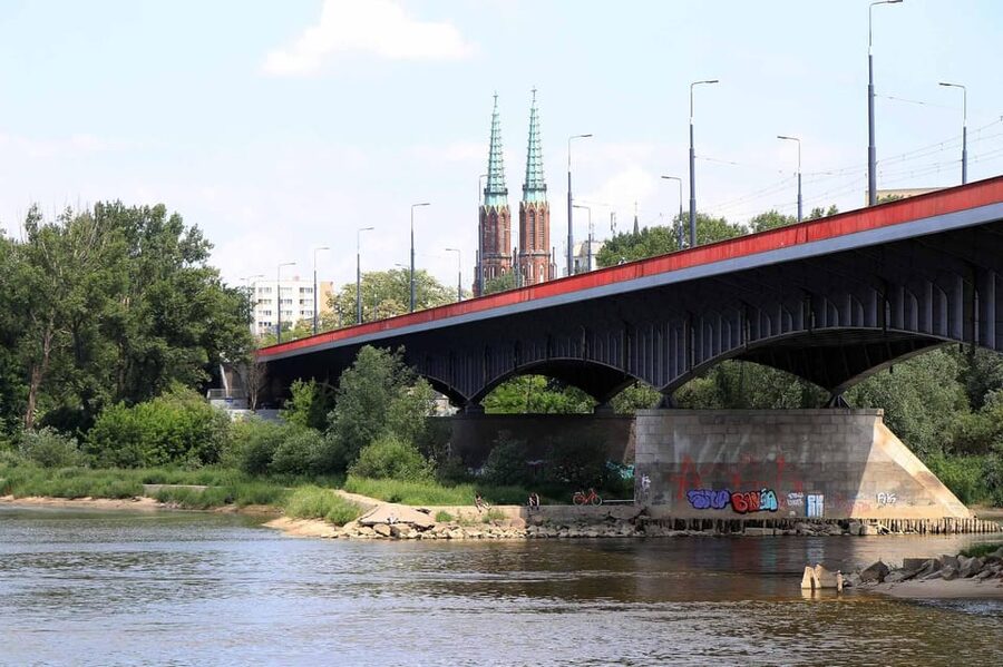 Warsaw: Vistula River Cruise with Your Music & City Views - The Śląsko-Dąbrowski Bridge and the rebuilt center