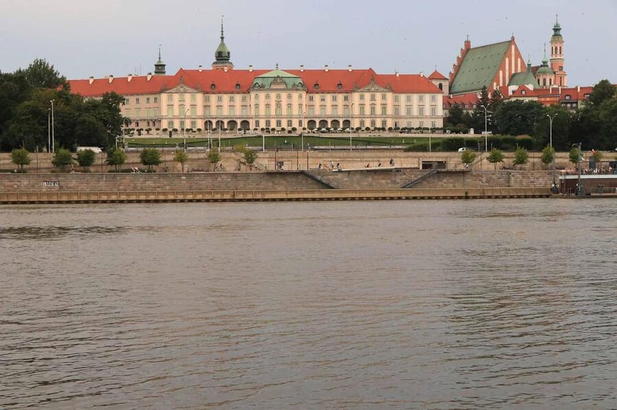 Warsaw: Vistula River Cruise with Your Music & City Views - Royal Castle and Old Town from the water