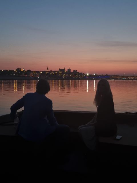 Warsaw: Vistula River Sunset Cruise with Welcome Drink - Poniatówka beach and PGE Narodowy on the return