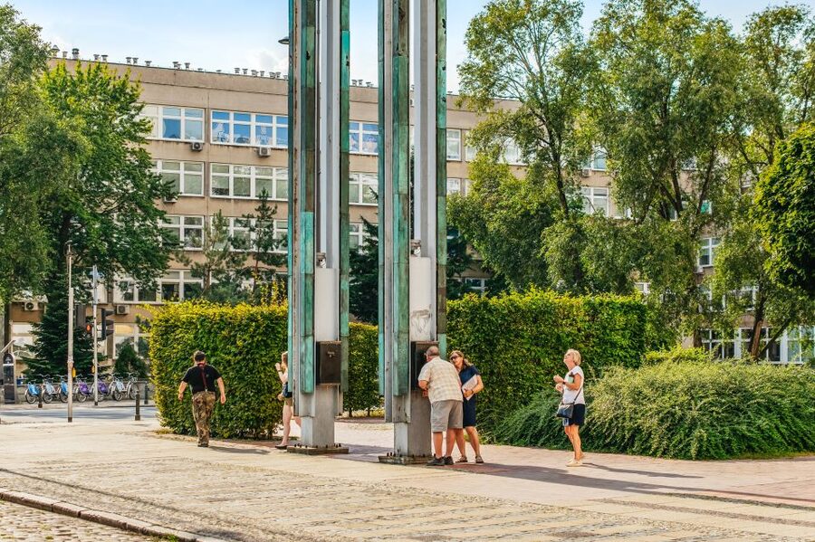 Warsaw: Warsaw Ghetto Private Walking Tour with Hotel Pickup - Understanding daily life inside four square kilometers