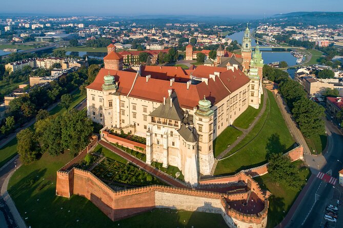 Wawel Castle and Cathedral with St Mary Basilica tour - Key points to know before booking