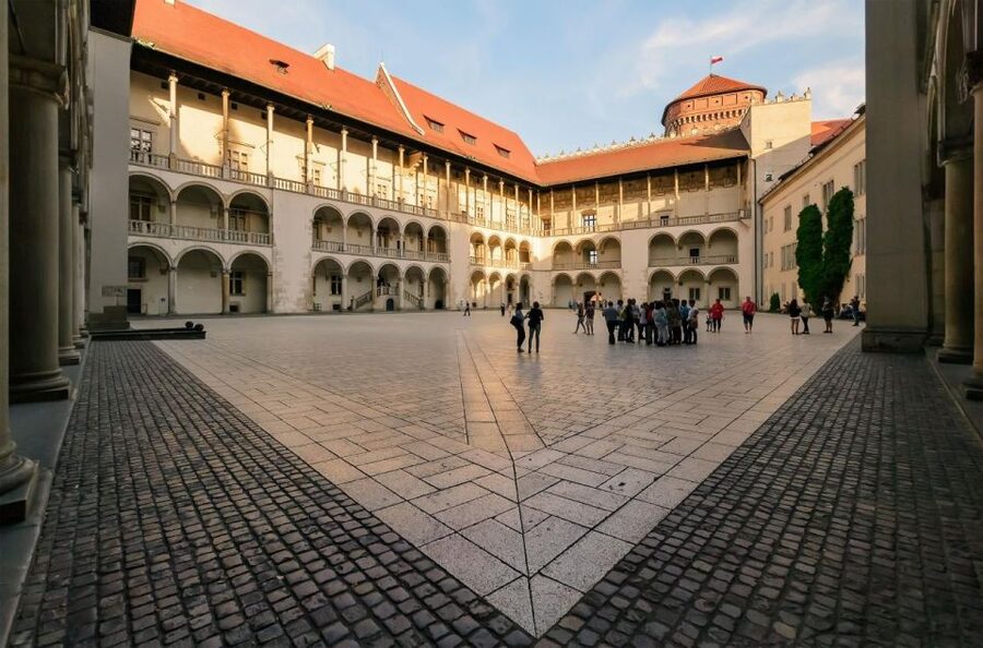 Wawel Castle, Cathedral, Old Town and St. Mary's Basilica - Kraków Old Town turns history into a city walk