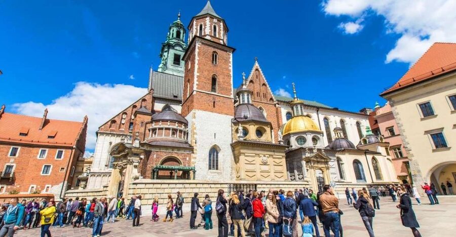Wawel Castle, Cathedral, Old Town and St. Mary's Basilica - Should you book Wawel Castle, Cathedral, Old Town and St. Mary’s Basilica?