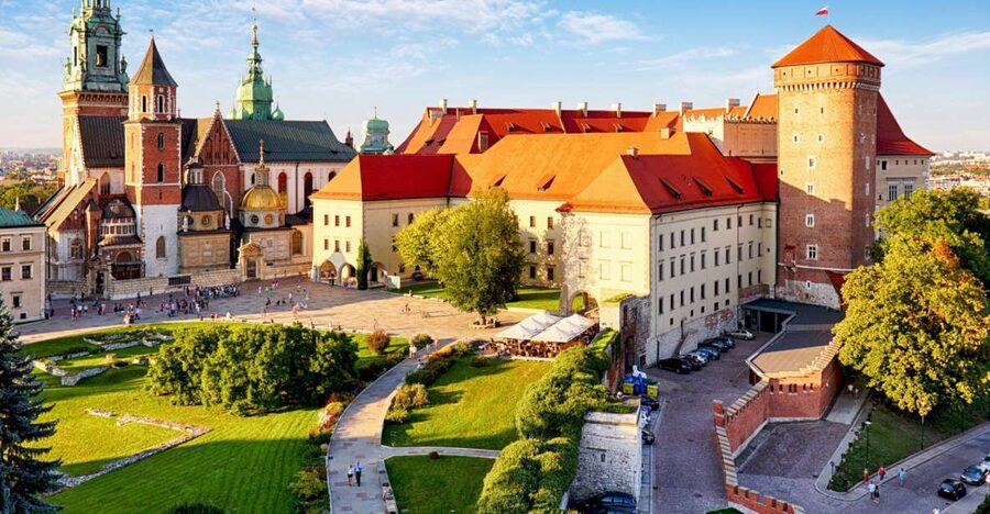 Wawel Castle & Cathedral Skip the Line Small Group Tour - Choosing between one, two, and three hours