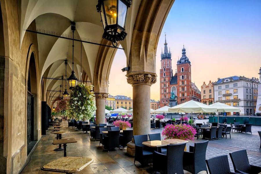 Wawel Castle, Old Town with St. Mary's Church Guided Tour - Starting at St. Mary Magdalene Square