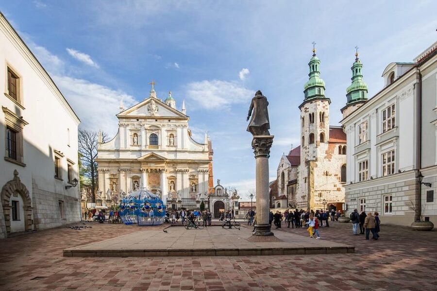 Wawel Castle, Old Town with St. Mary's Church Guided Tour - Walking from Wawel Hill into Old Town