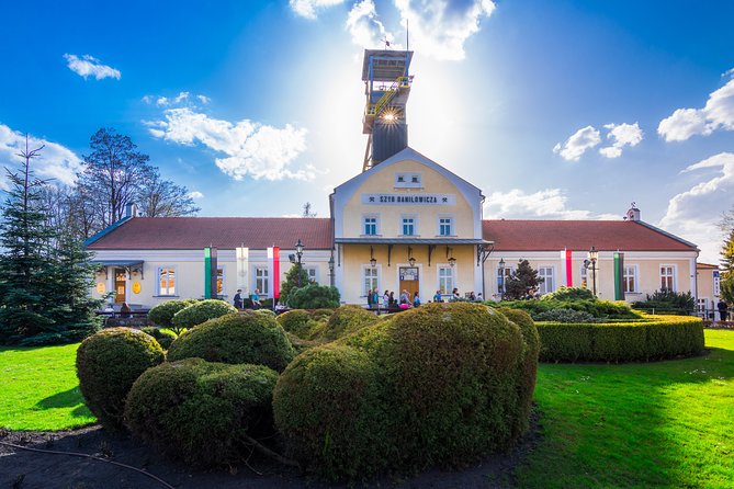 Wieliczka Salt Mine: 4-Hour Guided Tour from Krakow - Walking down 800 steps