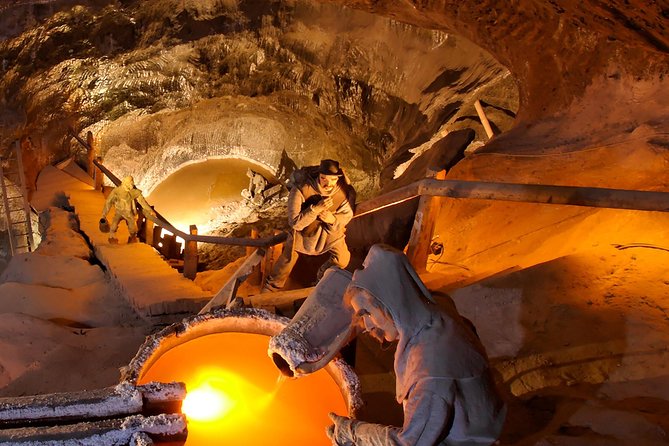 Wieliczka Salt Mine Tour from Krakow: Private Transport + Ticket - The underground lake and medieval mining displays