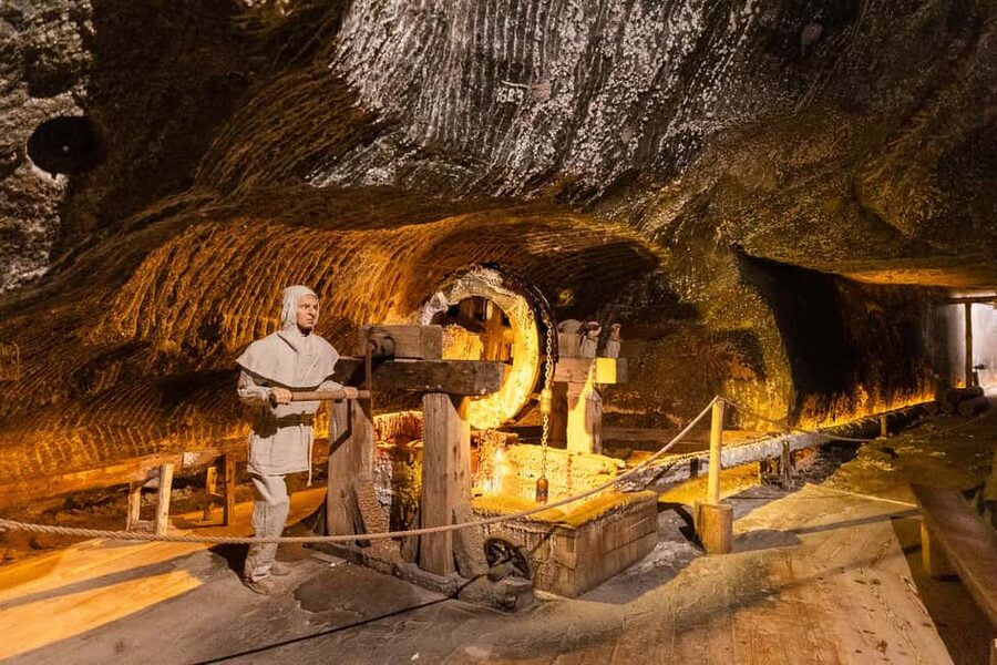 Wieliczka Salt Mine Tour from Kraków – Skip the Line Entry - Returning to Kraków and finding the coach